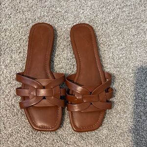 Universal Thread Tan Slide Sandals
